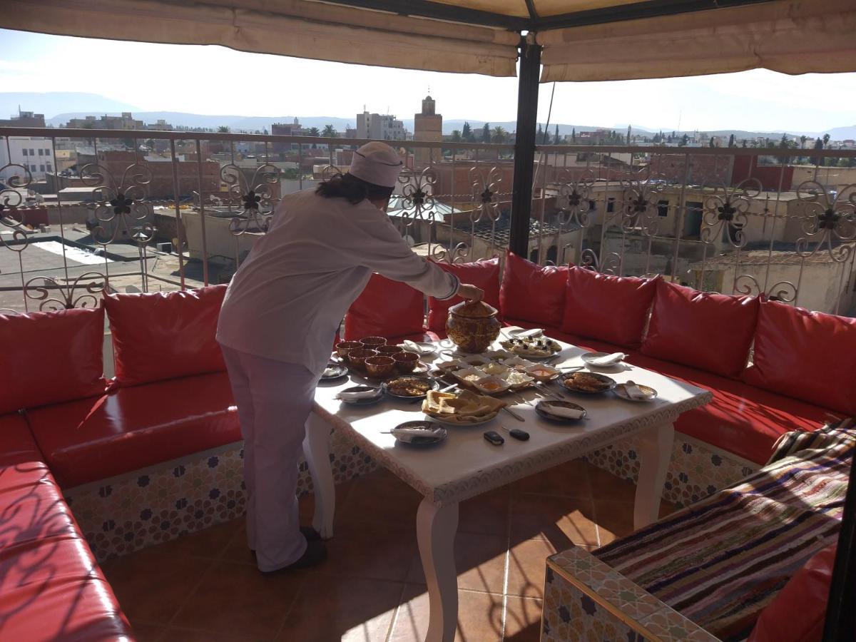 Hotel Lahlou Riad Cafeteria وجدة المظهر الخارجي الصورة